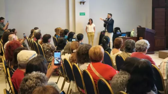 Más de 200 personas participaron de una charla sobre salud cerebral y prevención del deterioro cognitivo