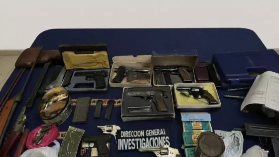 La Policía de Salta secuestró armas y material explosivo durante un allanamiento en Villa Las Rosas