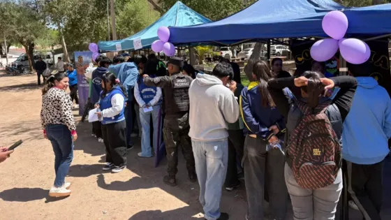 Seguridad expuso las propuestas de formación policial a estudiantes de San Carlos