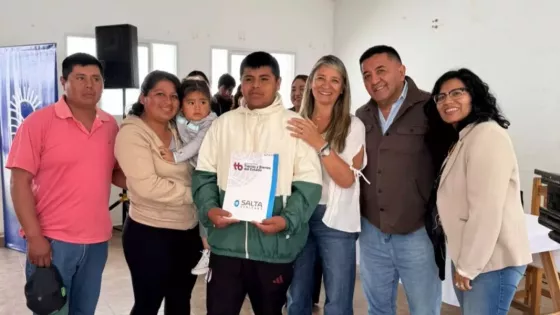 En Rosario de Lerma y La Merced se entregaron 42 escrituras de terrenos