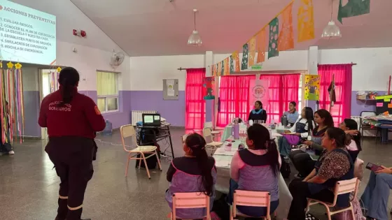 Bomberos de la Policía continúan con las capacitaciones en prevención y actuación ante sismos