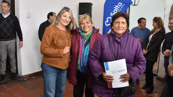 Familias de Capital recibieron los títulos de propiedad de sus terrenos