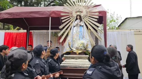 Las imágenes peregrinas del Señor y la Virgen del Milagro visitaron el Ministerio de Seguridad
