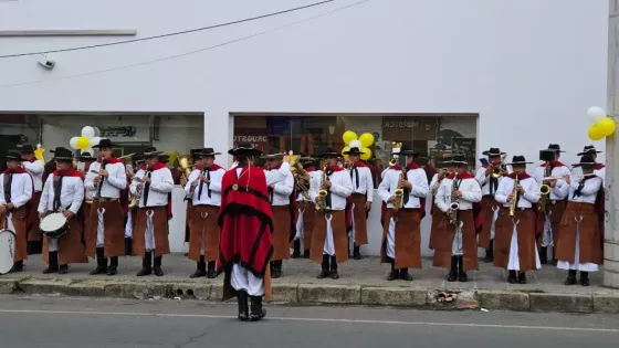 Las imágenes peregrinas del Señor y la Virgen del Milagro visitaron el Ministerio de Seguridad