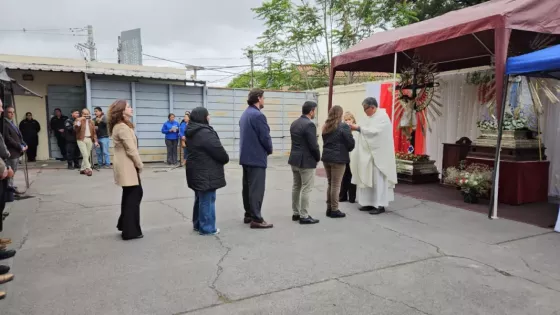 Las imágenes peregrinas del Señor y la Virgen del Milagro visitaron el Ministerio de Seguridad