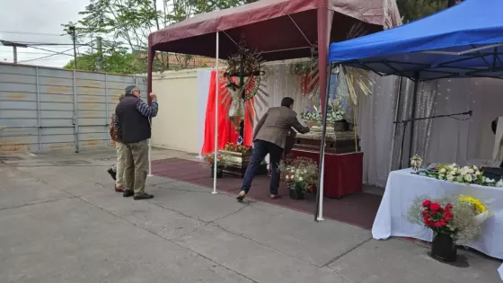 Las imágenes peregrinas del Señor y la Virgen del Milagro visitaron el Ministerio de Seguridad