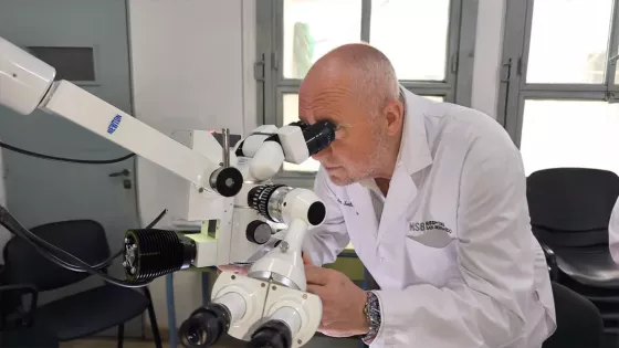 El hospital San Bernardo incorporó un nuevo microscopio quirúrgico para Neurocirugía