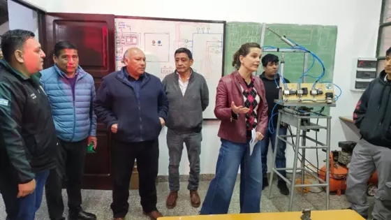 Alumnos de la EET N.º 3.137 crearon semáforos que leen el tráfico en tiempo real