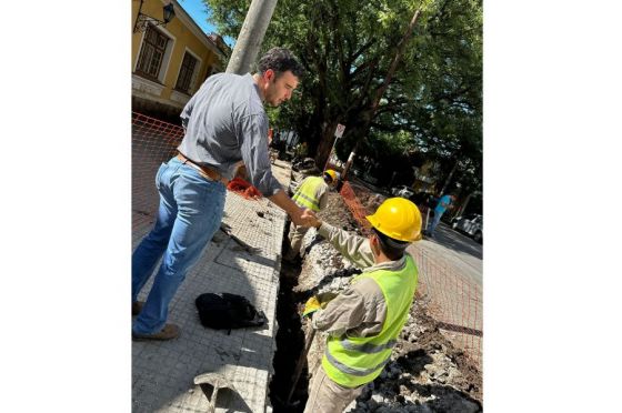 El Gobierno ejecuta la obra de recambio de cañerías de agua en el micro y macrocentro
