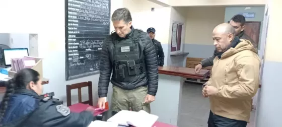 El ministro de Seguridad, Nicolás Avellaneda, acompañado por el jefe de Policía, Walter Toledo, supervisaron el servicio policial en dependencias ubicadas en la zona Este de la capital.