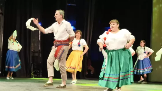 Con una gran convocatoria, la Universidad Abierta de la Tercera Edad realizó su Gala Anual en el Teatro Provincial