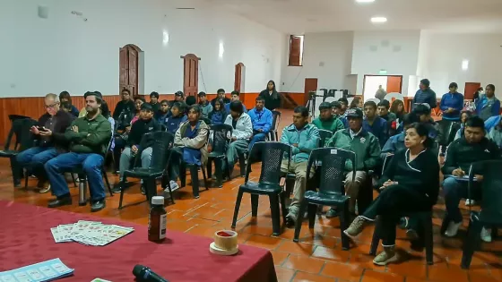Se abordaron temas referidos a la enfermedad, medidas de control en los animales y recomendaciones a los manipuladores de alimentos locales, orientadas al turismo y gastronomía