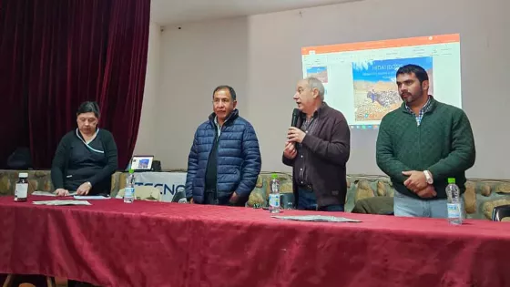 Se abordaron temas referidos a la enfermedad, medidas de control en los animales y recomendaciones a los manipuladores de alimentos locales, orientadas al turismo y gastronomía