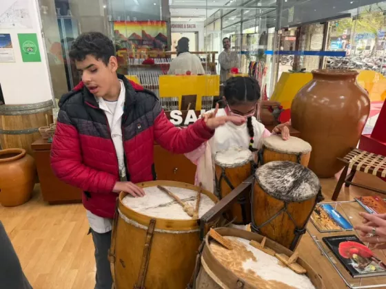 Alumnos con discapacidad visual vivieron una experiencia sensorial salteña
