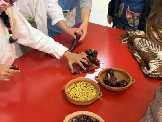 Alumnos con discapacidad visual vivieron una experiencia sensorial salteña