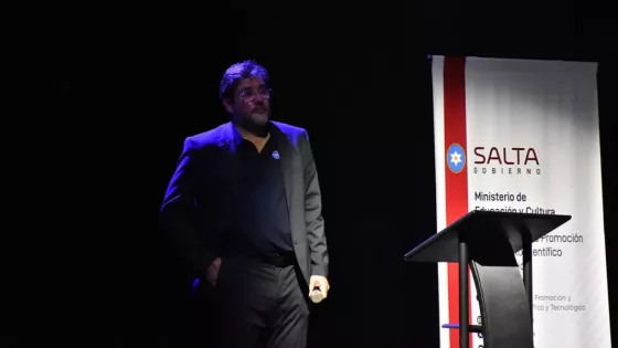 Más de 240 personas participaron de la charla del científico argentino de la NASA Diego Janches en Salta