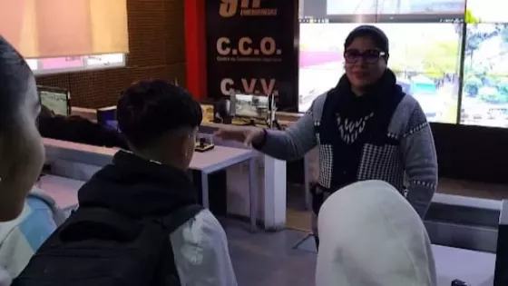 Alumnos de la Escuela Favaloro visitaron el Sistema de Emergencias 9-1-1