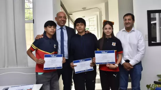 Estudiantes de Rosario de la Frontera fueron reconocidos por sus logros en robótica