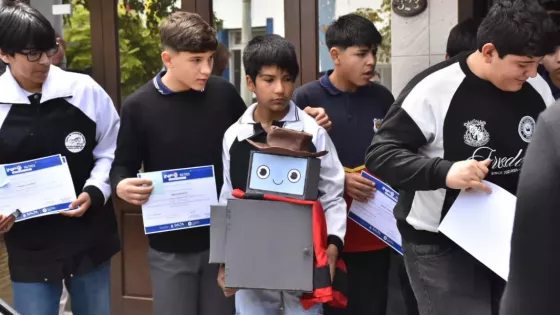 Estudiantes de Rosario de la Frontera fueron reconocidos por sus logros en robótica