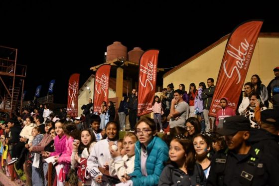 Las Leonas brillaron nuevamente en Salta ante una multitud