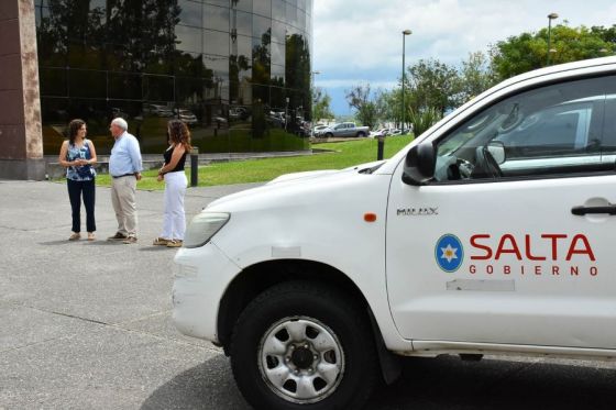 Con una nueva entrega de vehículos, se continúa recuperando el parque automotor provincial