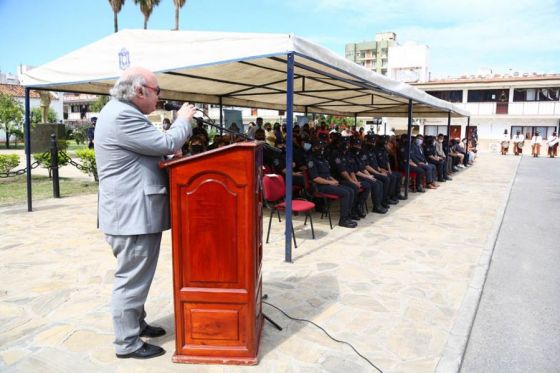 Reconocimiento a policías con más de 25 años de servicio