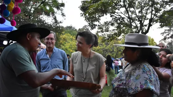 Artesanos, folklore, danza y tradición engalanaron el Mercado Artesanal de Salta