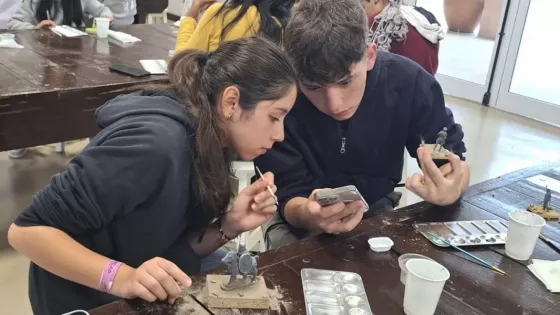 Taller de Pintura de Figuras en el Mercado Artesanal de Salta