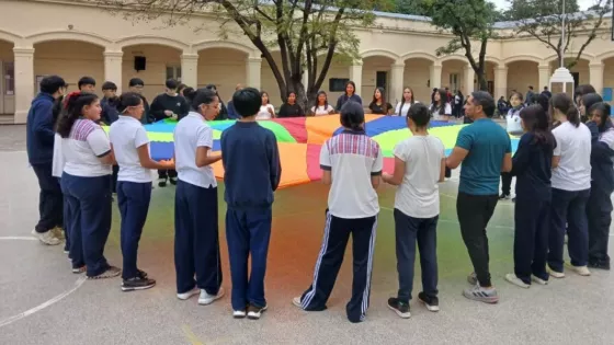 Educación impulsa el movimiento en las escuelas por el Día Mundial de la Actividad Física