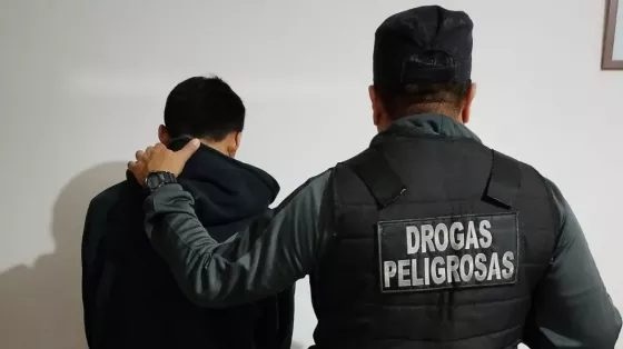 Denuncias Web: detenidos y secuestro de más de 350 dosis de droga en Las Lajitas