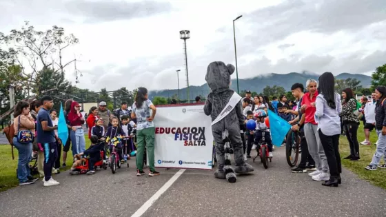 Más de 170 estudiantes participaron de una bicicleteada en el Parque Bicentenario