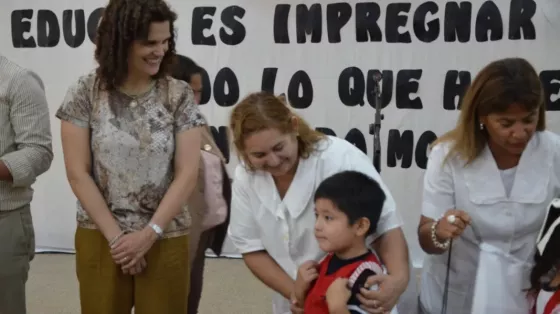 Continúa la entrega de más de 15 mil kits escolares en el interior provincial