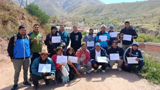 El Mercado Artesanal de Salta capacitó en soguería criolla a artesanos de Nazareno