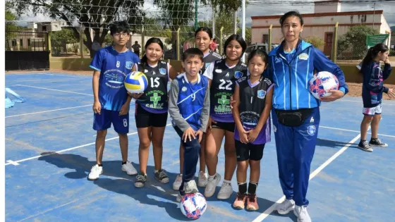 Coronel Moldes fortalece el deporte local con la entrega de equipamiento