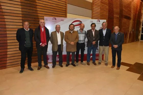 El Gobernador Sáenz acompañó  a los productores de caballos peruanos de paso