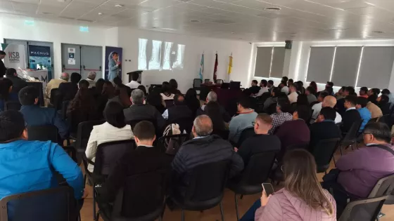 Más de 70 profesionales del hospital San Bernardo se capacitan en traumatología y ortopedia