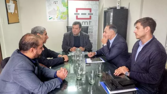 La AMT y Saeta se reunieron con la UNSa para continuar trabajando por el Pase Libre Universitario