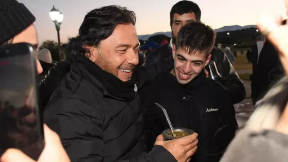 Sáenz reafirmó su apoyo a los jóvenes emprendedores en la feria “Futuros Egresados”