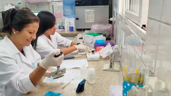 Ofrecen concurrencias para técnicos en laboratorio en el hospital Señor del Milagro