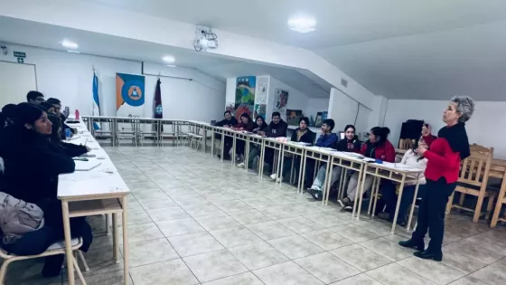 Defensa Civil capacitó a futuros guías de turismo en Gestión Integral del Riesgo