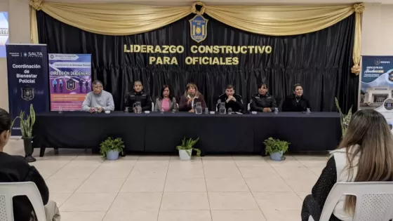 Capacitación en liderazgo y bienestar laboral para oficiales de la Policía de la Provincia