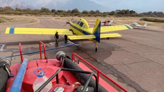 Con medios aéreos reforzaron las tareas para el control de un incendio forestal