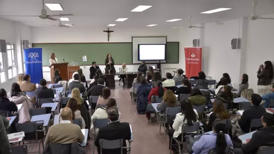 Capacitan a directores de instituciones privadas de Salta sobre liderazgo