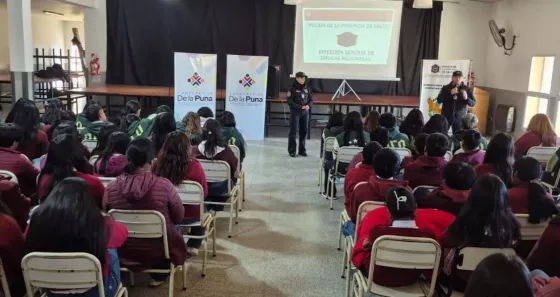 Seguridad concientiza a estudiantes sobre el consumo problemático de sustancias y microtráfico de drogas