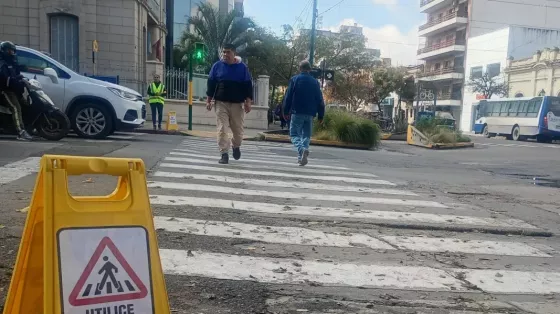 Concientizaron a peatones sobre la importancia vial del cruce seguro por las esquinas