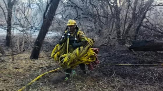 Se declaró “contenido” el incendio forestal en Cafayate