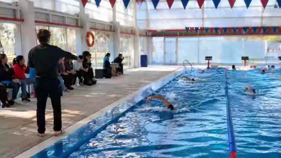 Técnicas de alto rendimiento y planificación: la natación sumó una jornada de actualización en la UCASAL