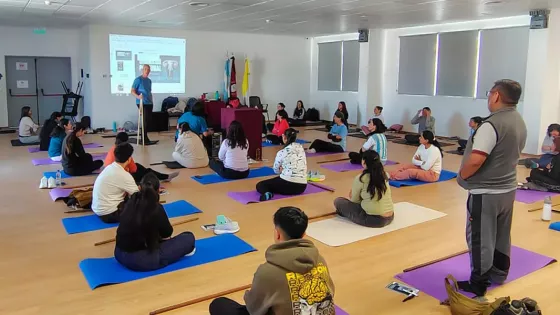 Más de 40 profesionales participaron de un taller sobre gimnasia postural en el hospital San Bernardo