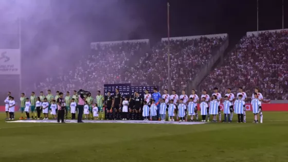 Copa Argentina: Salta vivió una noche brillante con un estadio colmado por hinchas de River