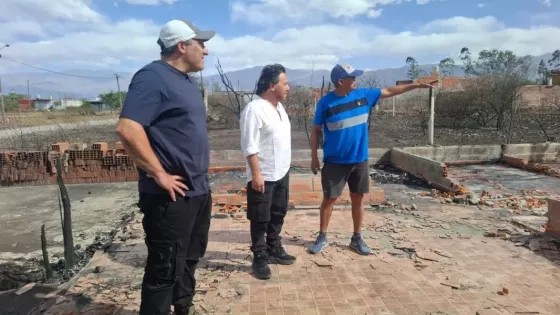 Sáenz supervisó la asistencia integral de la Provincia a las familias afectadas por los incendios en barrio El Refugio